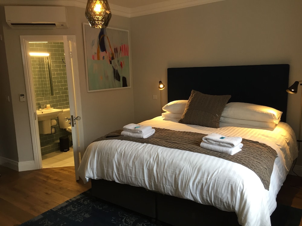 Luxury Double or Twin Room, Ensuite photo 3