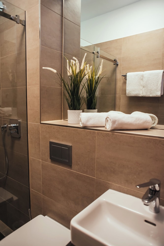 Deluxe Studio Suite
