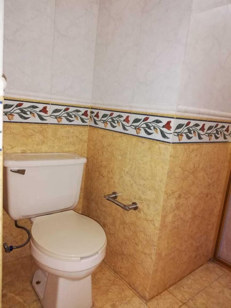 Traditional Room, Shared Bathroom photo 3
