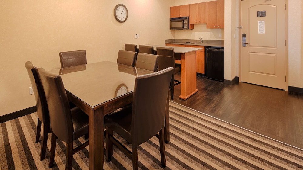 Suite, 2 Queen Beds, Non Smoking, Kitchenette photo 3