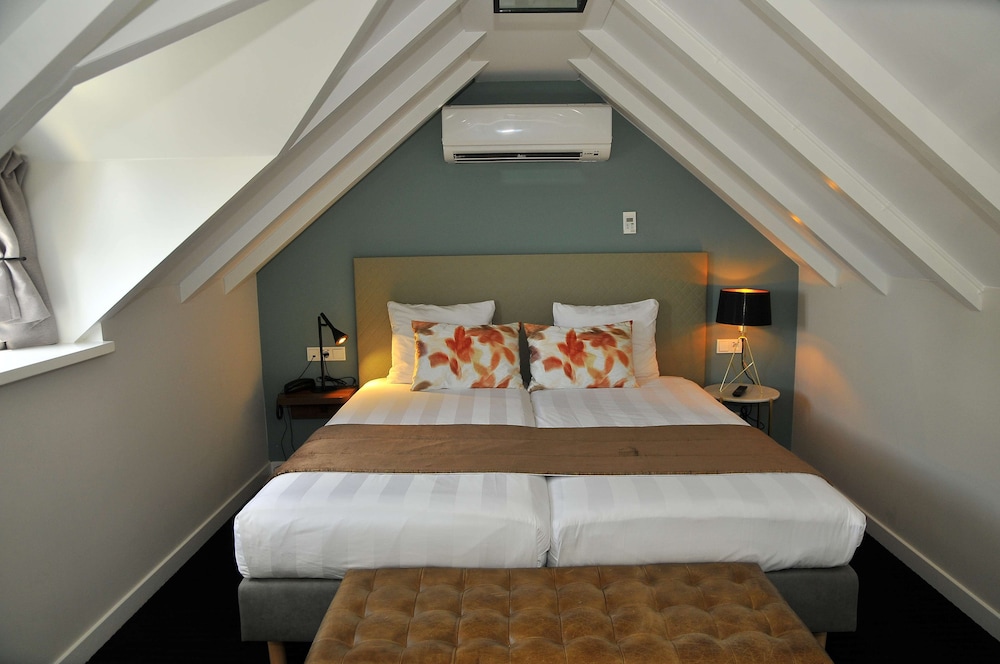 Suite, 2 Twin Beds, Non Smoking (with Sofabed) - Photo 4