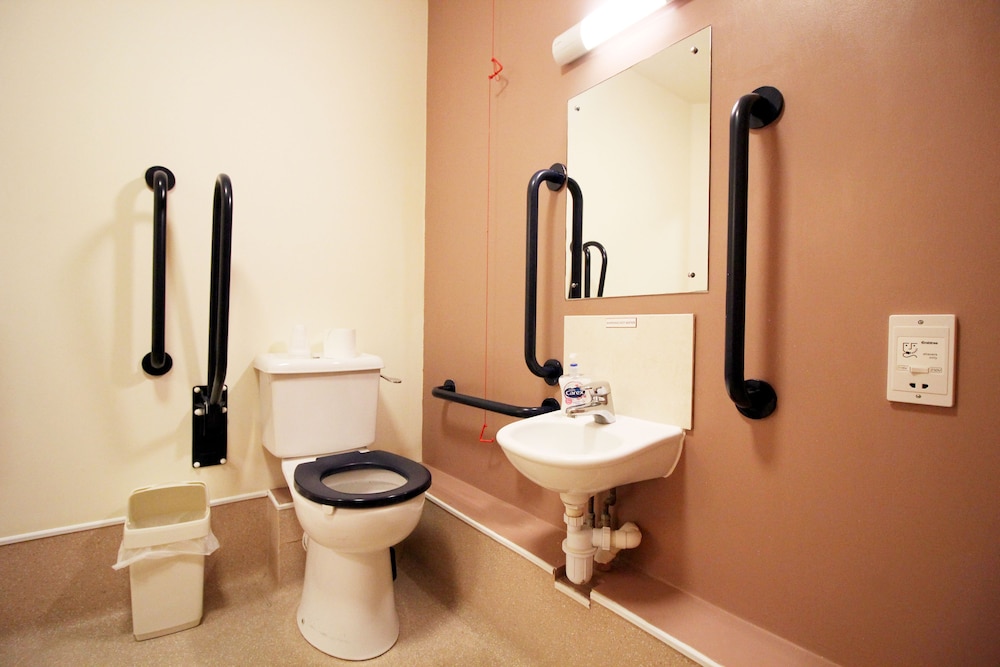 Twin Room, Accessible - Photo 3