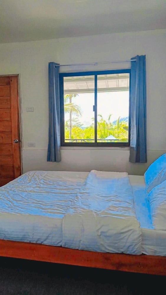 Family Triple Room, Mountain View photo 2