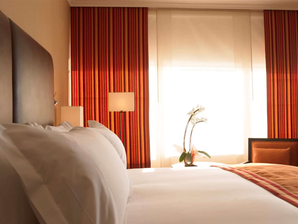 Superior Room, 1 King Bed with Sofa bed