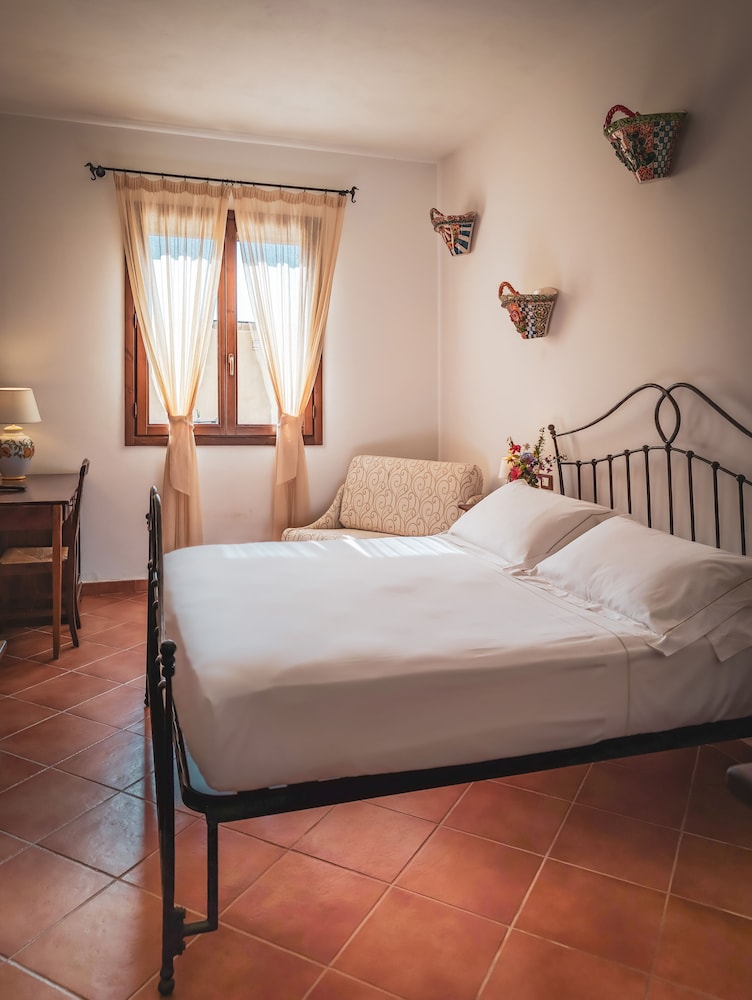 Standard Double Room - Photo 6