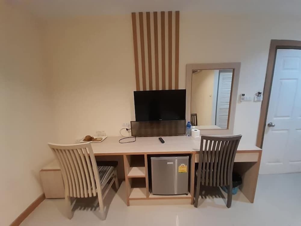Standard Double Room - Photo 12