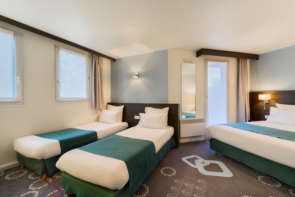Standard Room, Multiple Beds photo 3