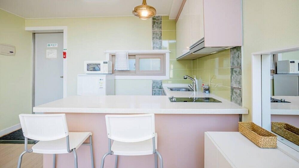 Room (201 duplex spa) - Photo 5