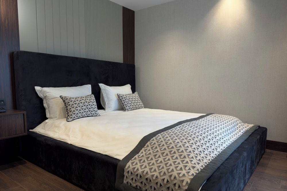 Family Suite, 1 Bedroom, City View photo 3
