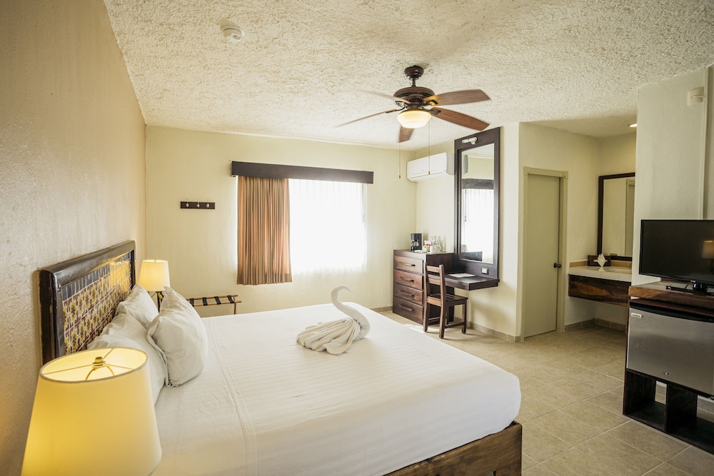 Classic Room - King Bed - Photo 4