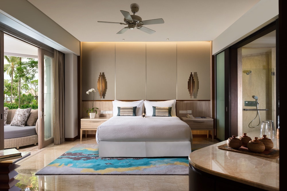 Deluxe Room, 1 King Bed, Pool View - Photo 2