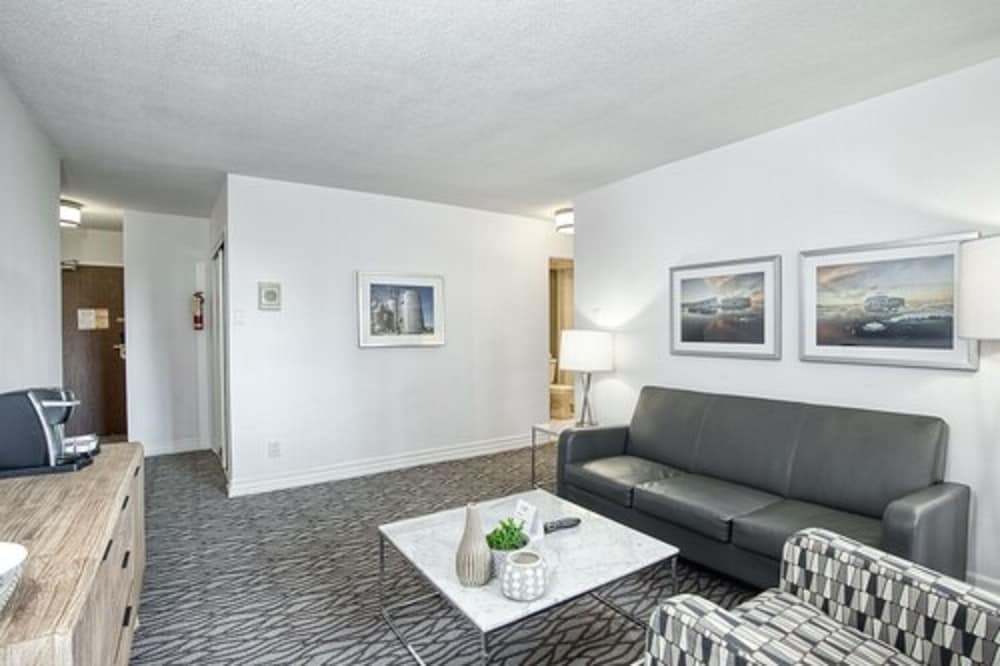 Standard Suite - Photo 2