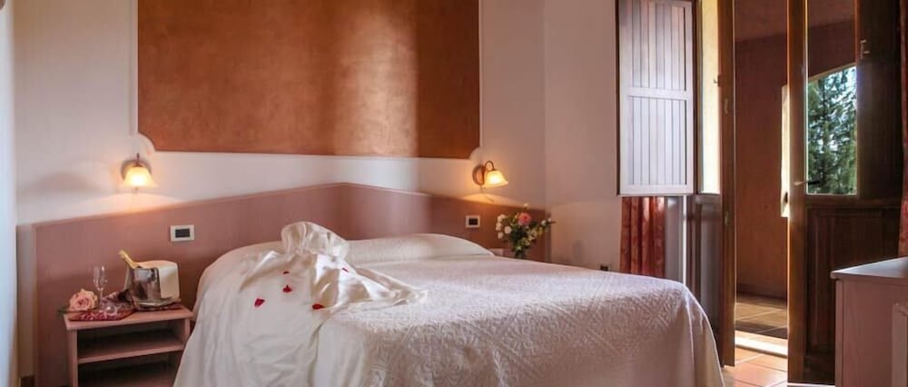 Double Room (up to 3 people) photo 2