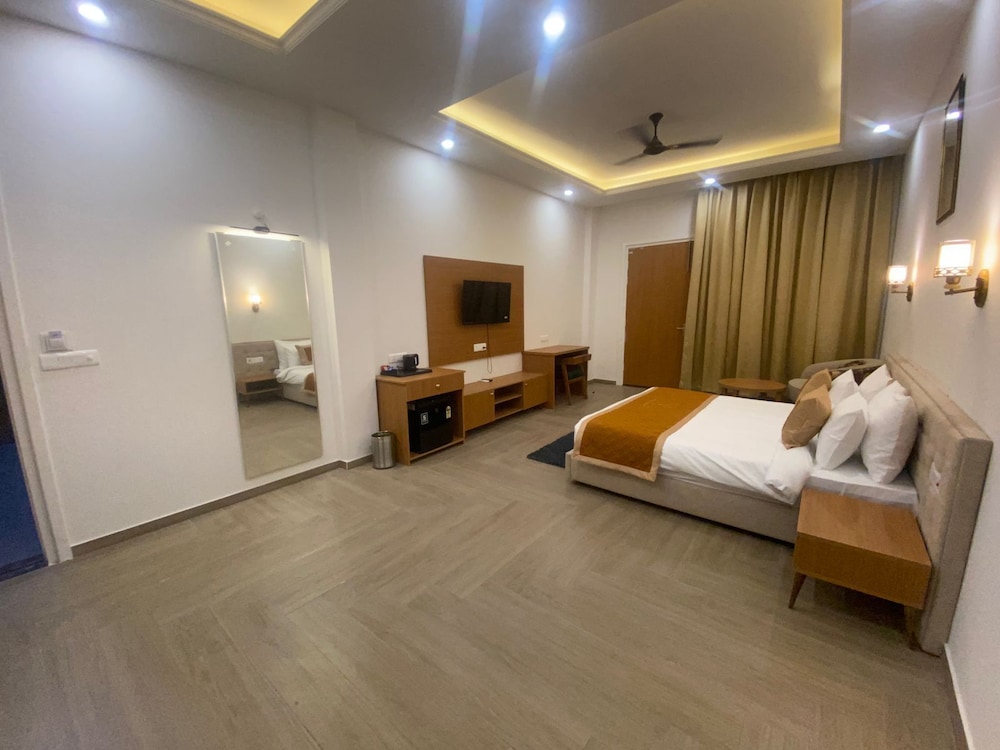 Deluxe Double Room photo 3