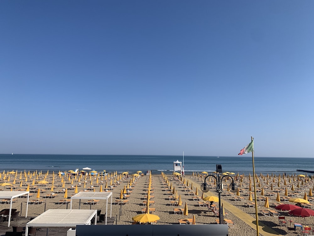 Basic Double Room, 1 Double Bed, Terrace, Sea View photo 3
