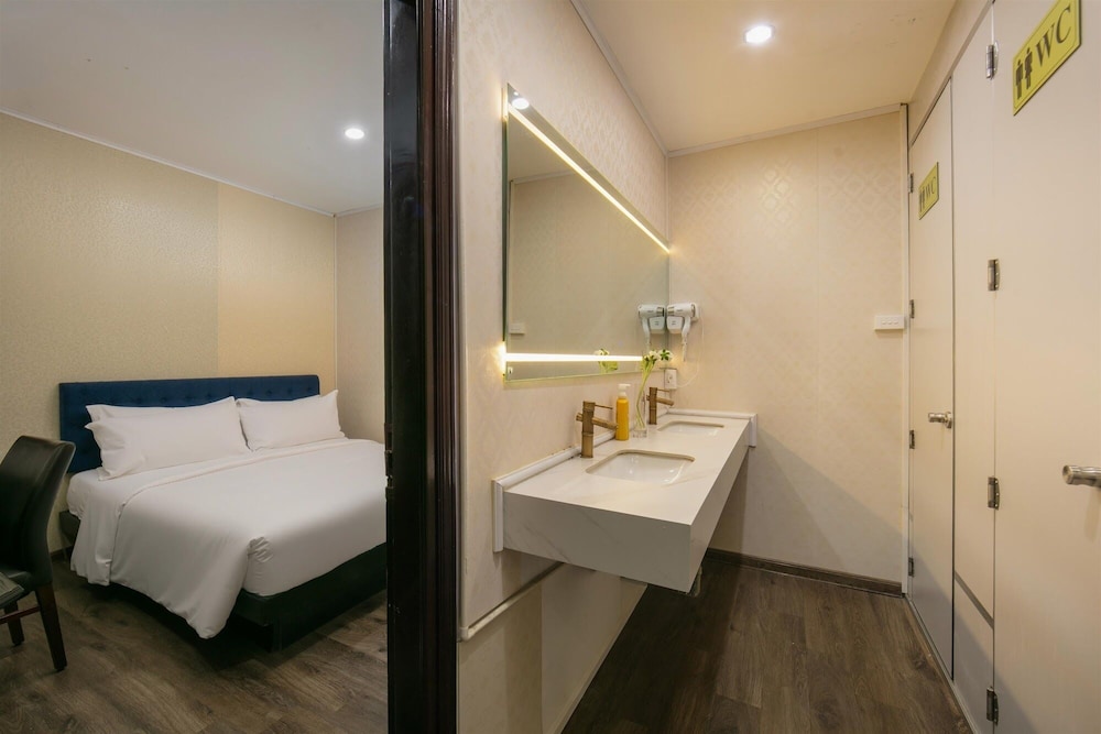 Economy Double Room — the supplier's photographs — photo 2