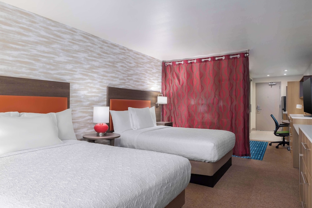 Studio, 2 Queen Beds, Accessible (3x3 Shower) - Photo 1