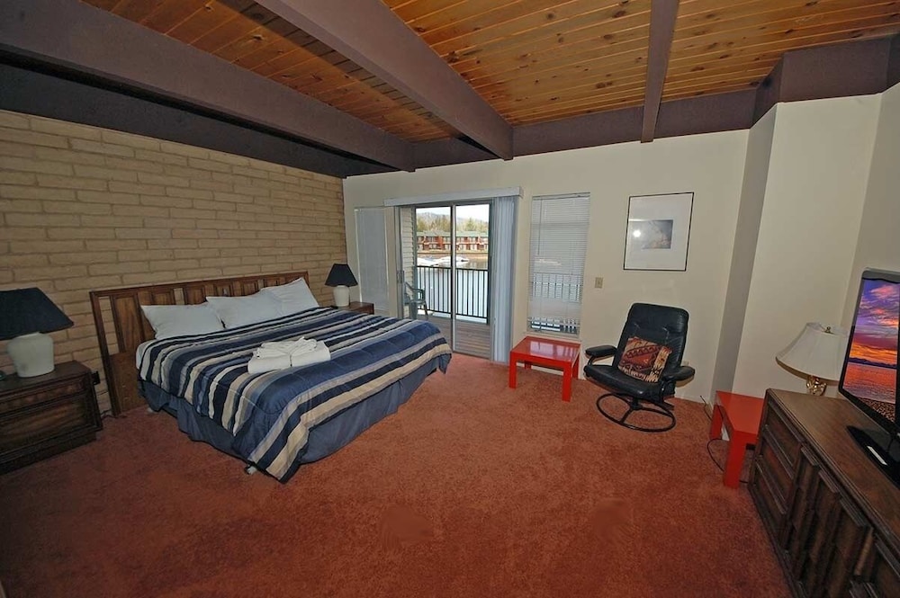 Condo, 3 Bedrooms