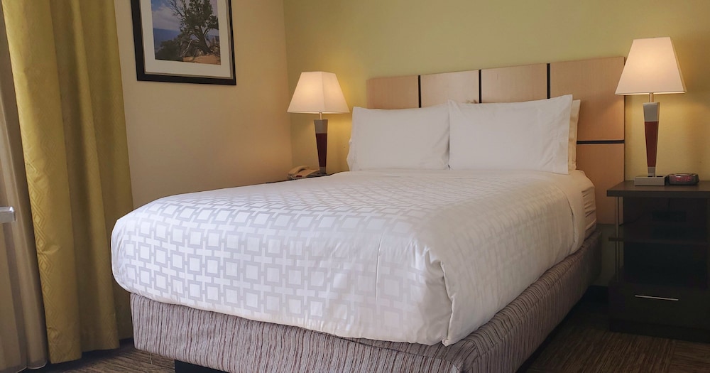 Suite, 1 Queen Bed, Accessible (Communications Accessible) - Photo 8