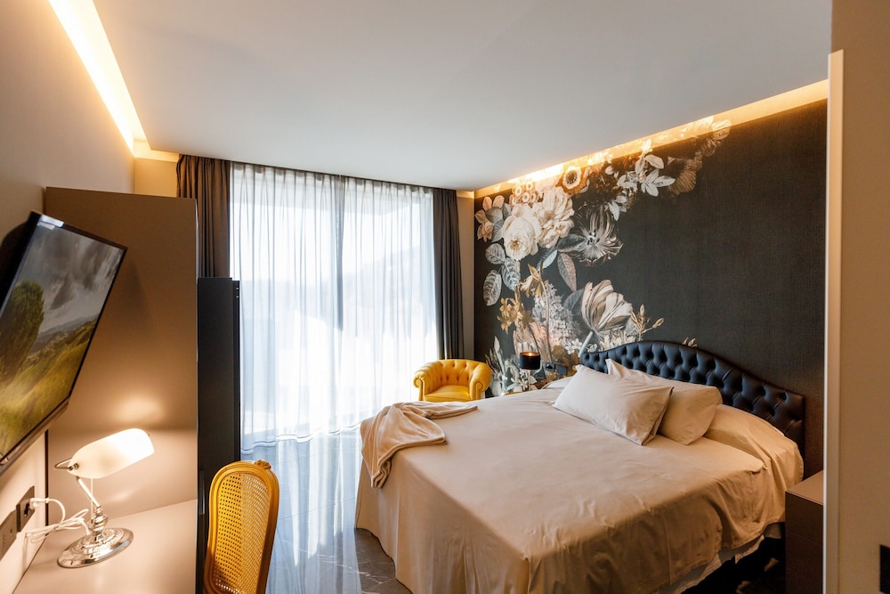 Superior Triple Room, Lake View