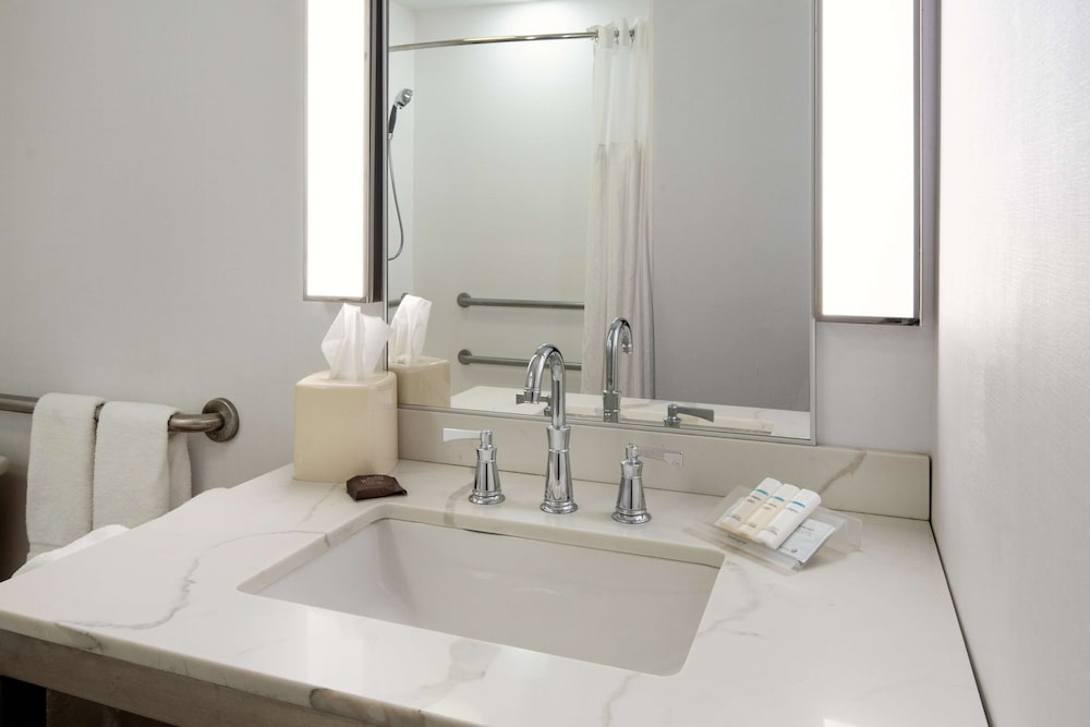 Room, Accessible - Photo 7