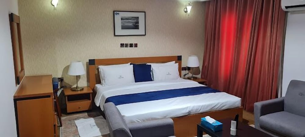 Deluxe Room, Balcony, City View photo 3