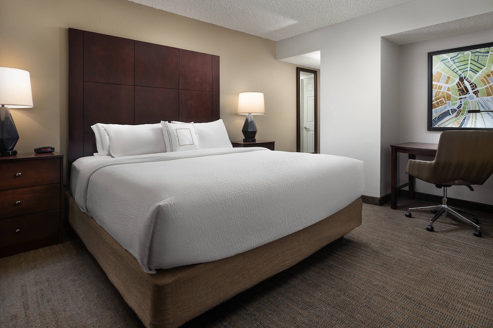 Suite, 1 Bedroom - Photo 2
