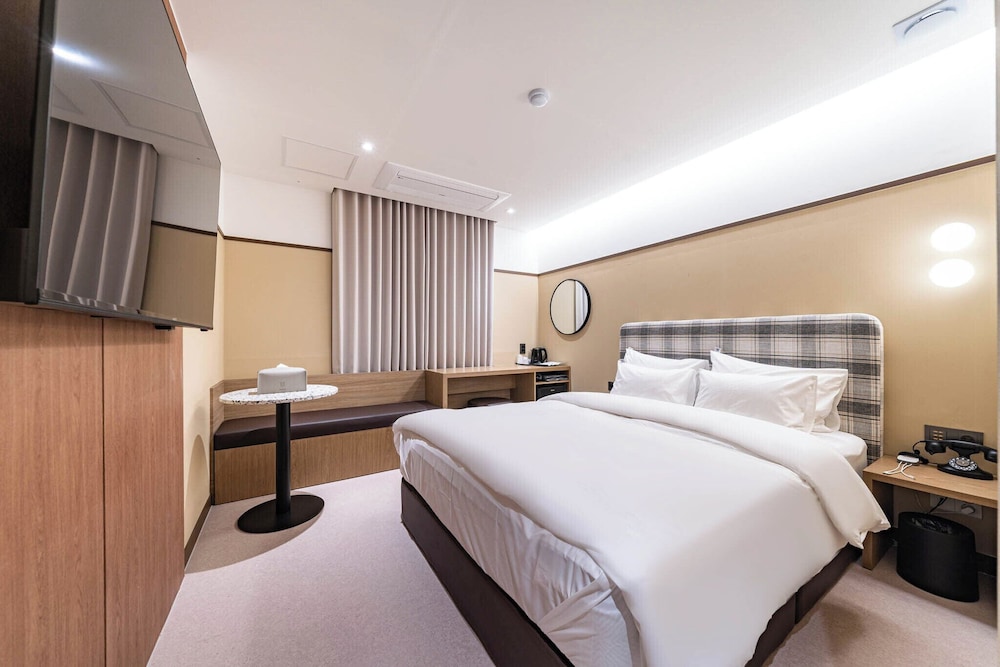 Basic Double Room