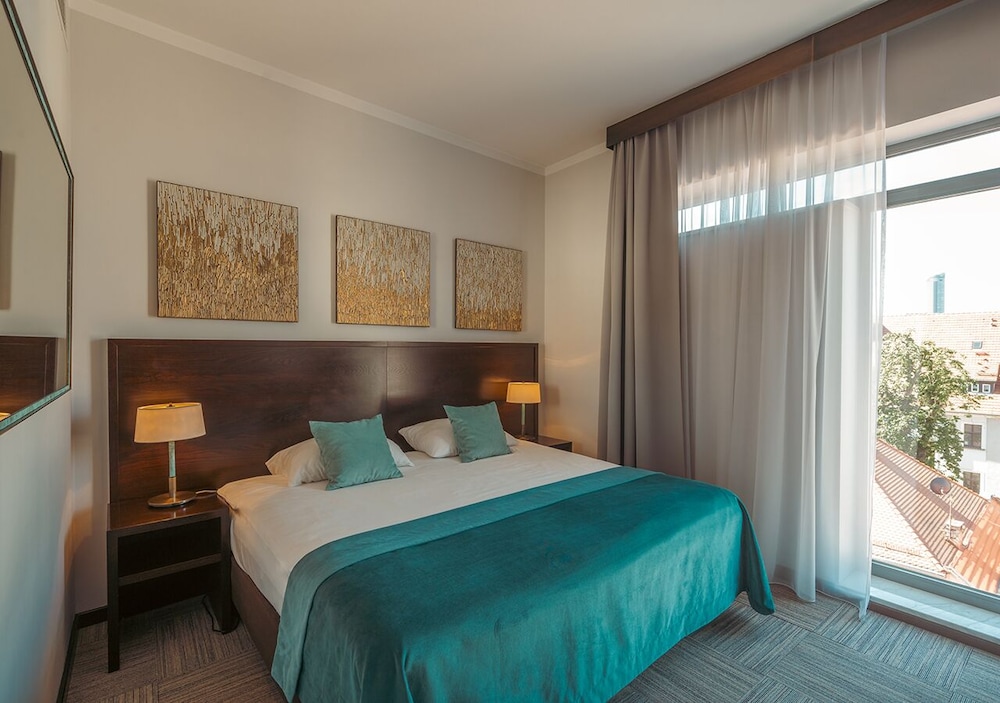 Suite, 1 Bedroom photo 2