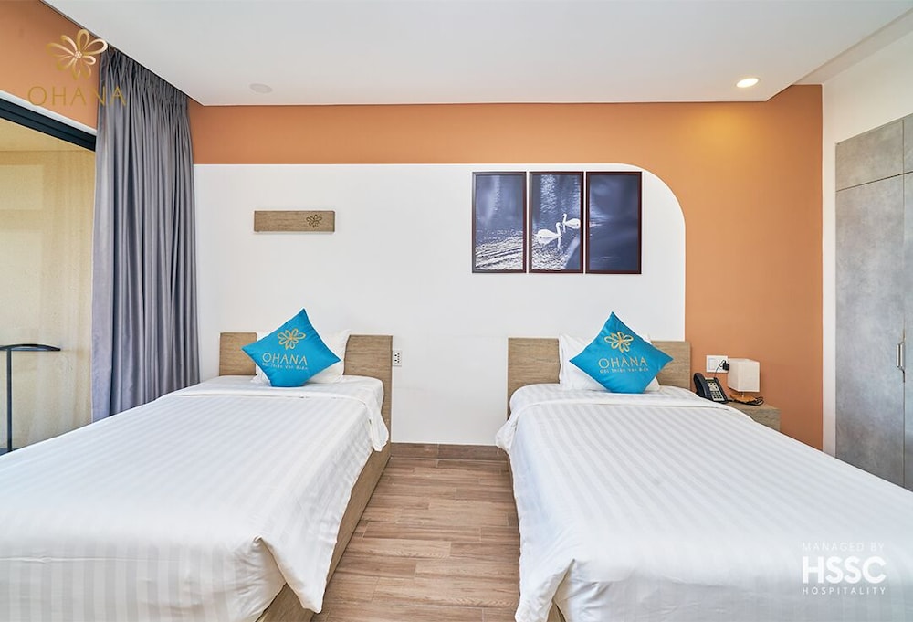 Deluxe Mountain View Twin with Balcony - Photo 4