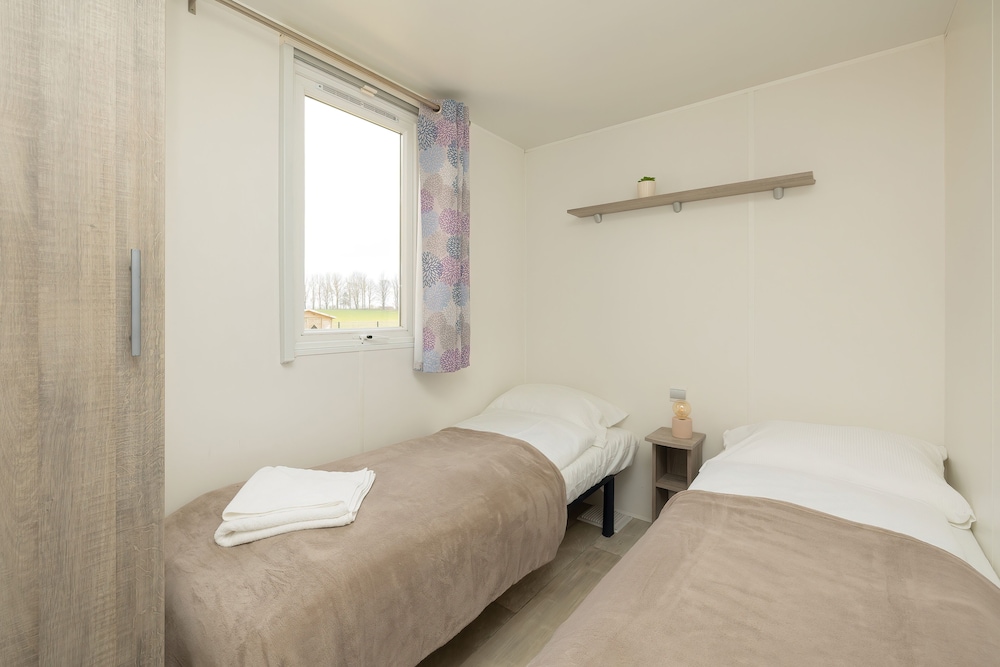 House, 3 Bedrooms, Balcony photo 3