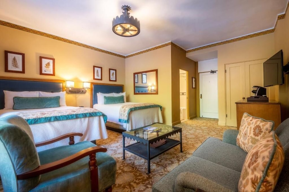 Classic Double Room, 2 Double Beds, Mountain View