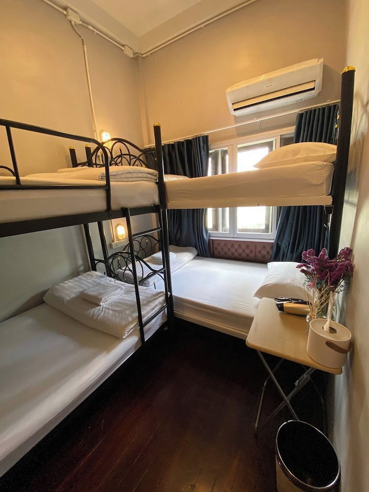Private Dormitory Room, 4-Beds with Shared Bathroom