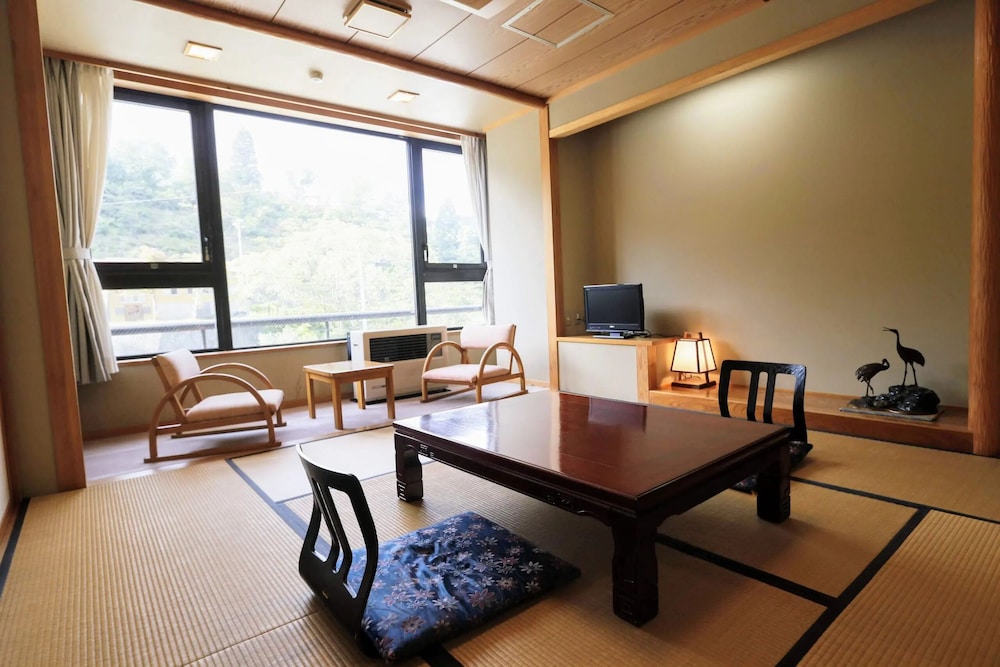 Traditional Room, Non Smoking, Mountain View photo 1
