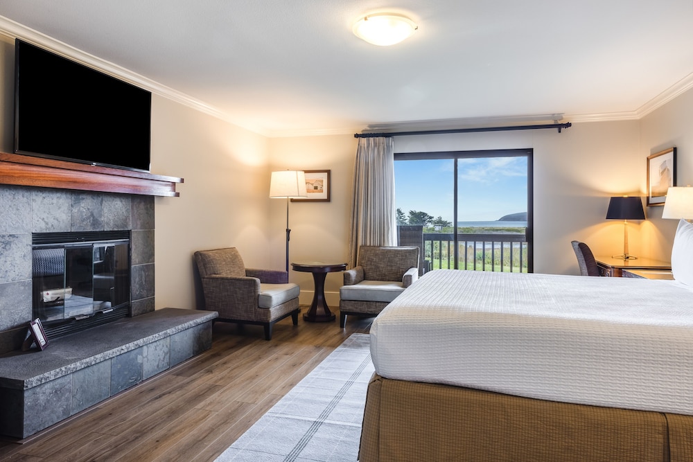 Room (Bodega Bay Upper) - Photo 2