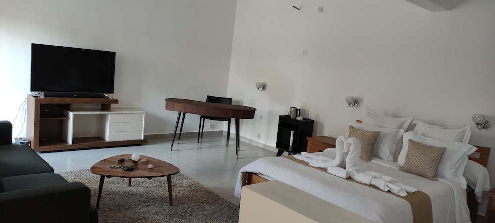 Junior Room, 1 Double Bed, Refrigerator, Courtyard View photo 1