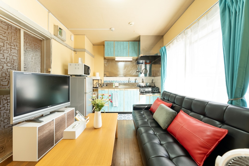Basic Apartment photo 3