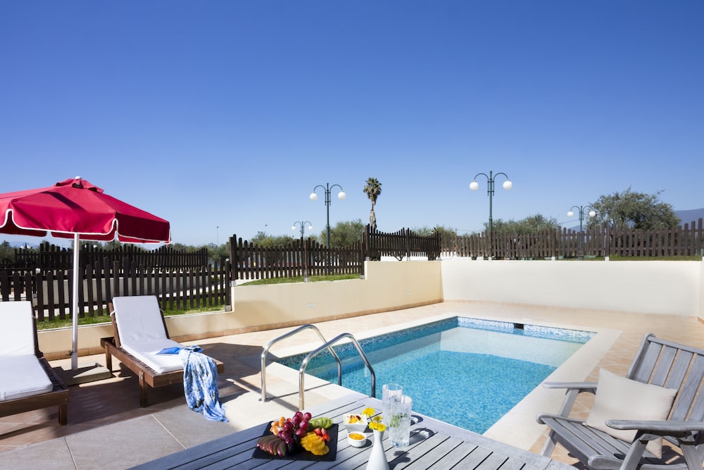 Superior Double Room, Private Pool - Photo 6