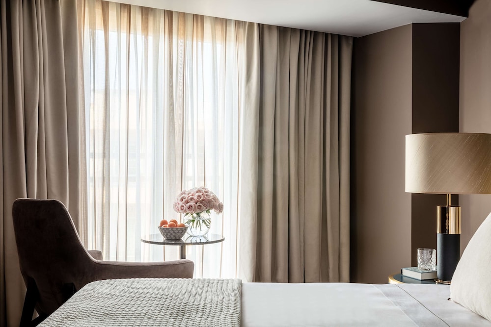 Suite - Photo 5