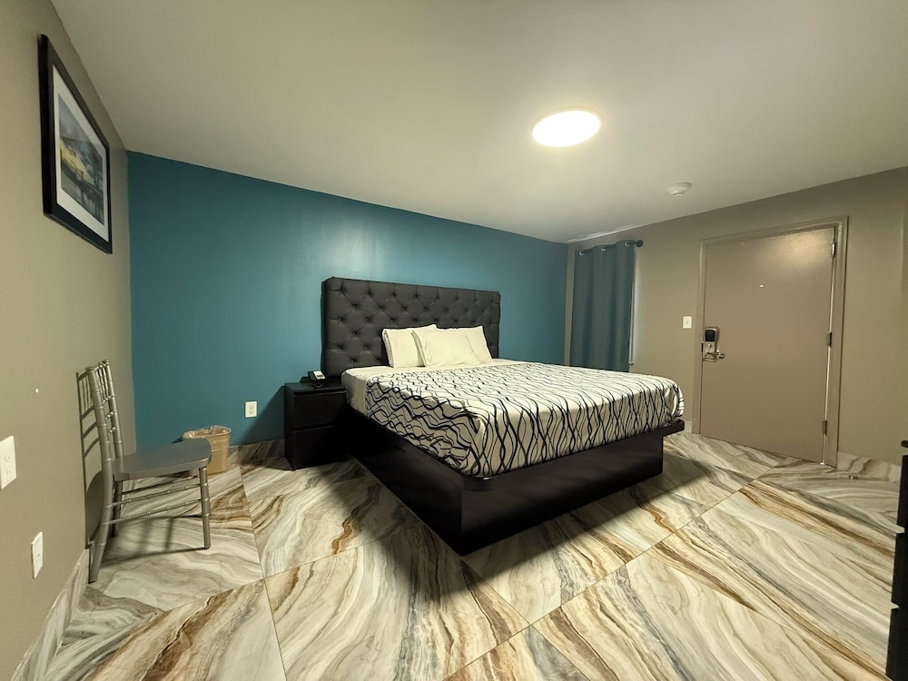 Deluxe Room, 1 King Bed, Non Smoking