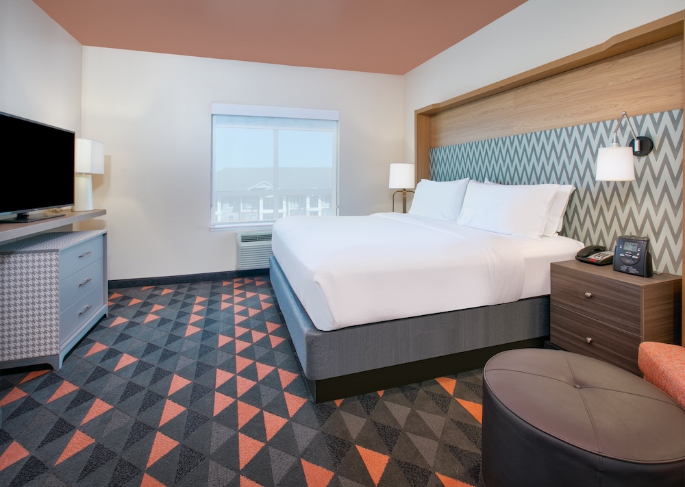 Standard Room, 1 King Bed - Photo 1