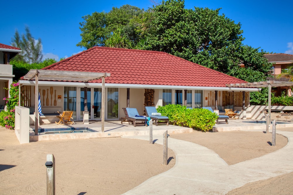 Seafront Suites photo 2
