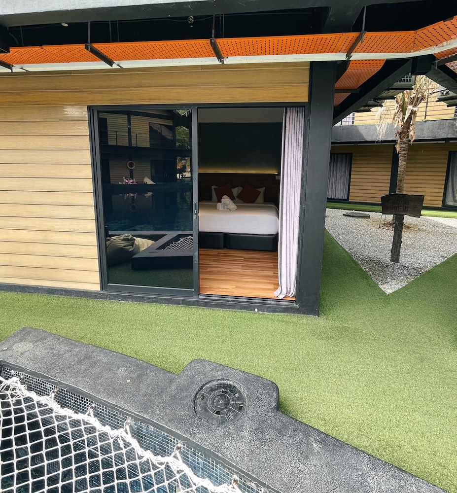 Basic Room, Pool View