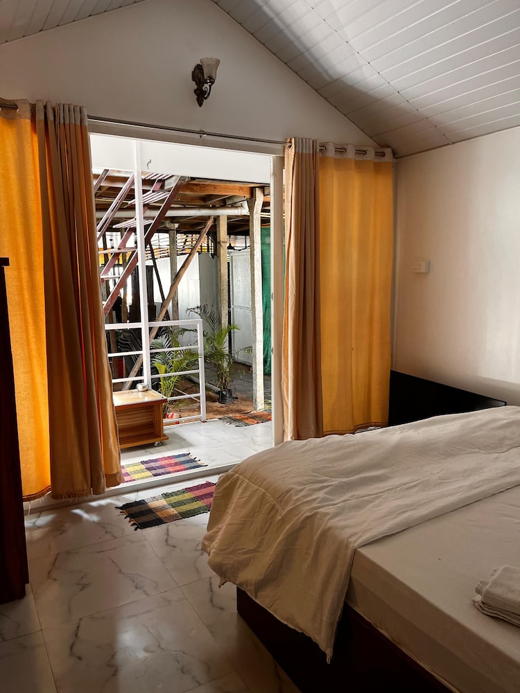 Suite Room - Photo 3