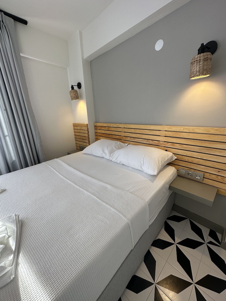 Junior Double Room, Garden View, Ground Floor photo 1