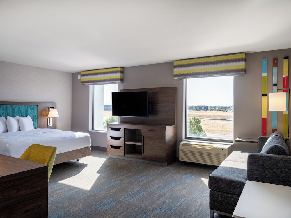 Room, 1 King Bed, Accessible, Non Smoking - Photo 1