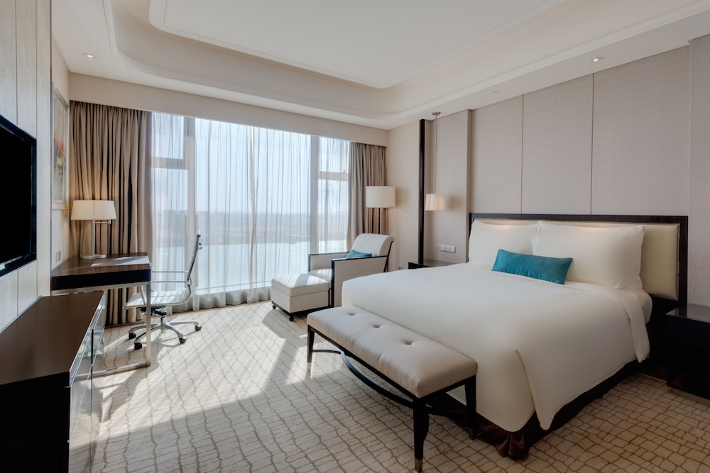 Suite, 1 Bedroom, Business Lounge Access (High Floor) photo 2