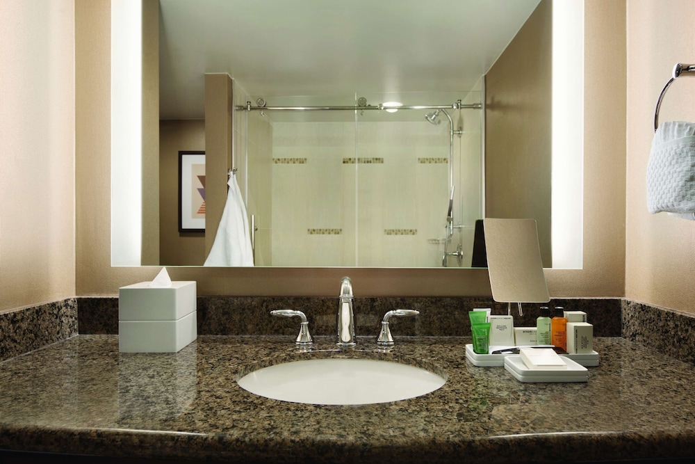 Executive Room, 2 Double Beds, Accessible (Hearing) - Photo 4