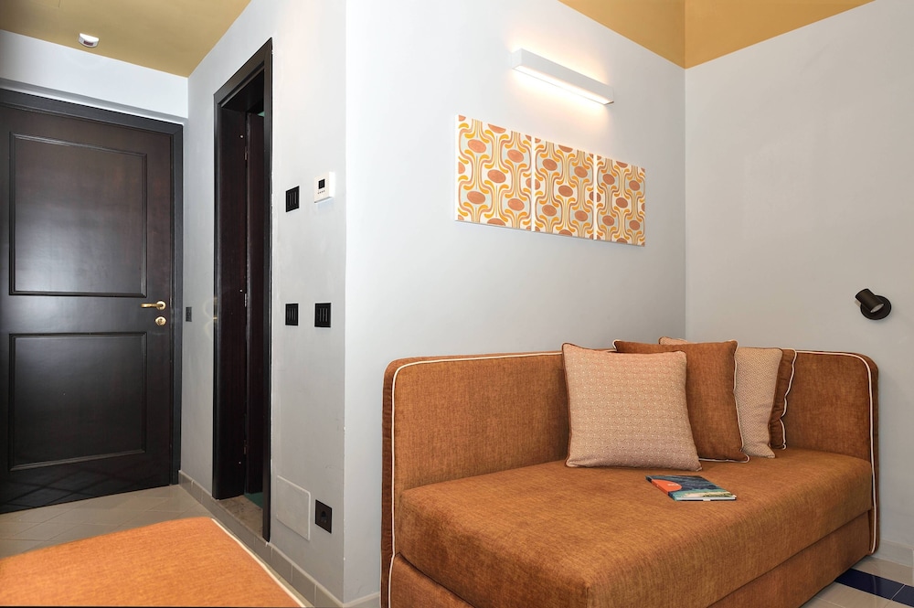 Deluxe Room, 1 Bedroom, Non Smoking, Sea View - Photo 2