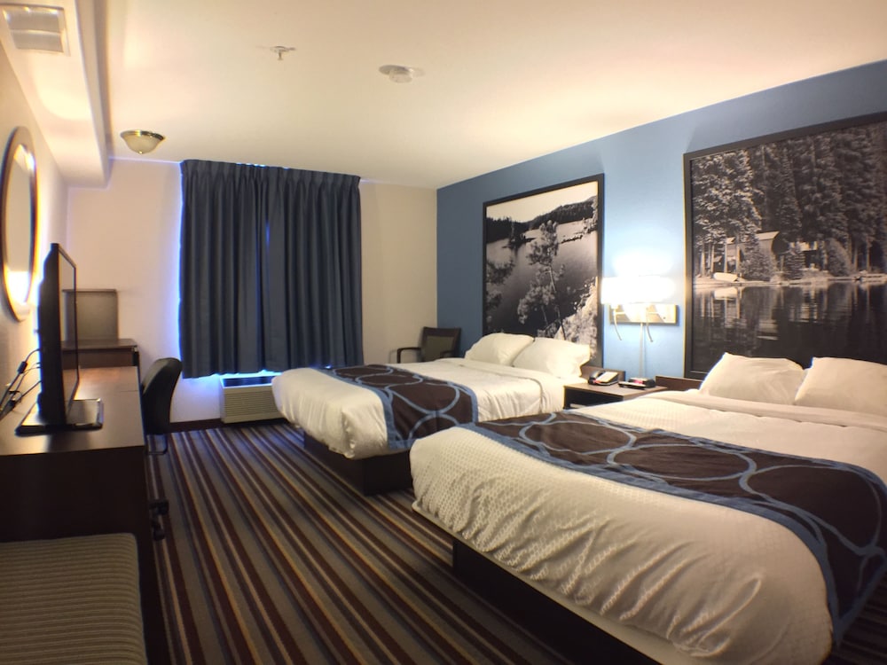 Room, 2 Queen Beds, Non Smoking - Photo 2